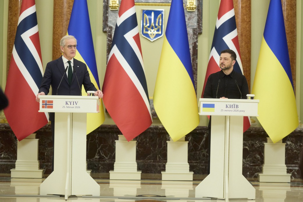Norwegian Prime Minister Jonas Gahr Stoere with President Volodymyr Zelenskiy at podiums in Kyiv on February 25, 2026. The two men met again in Oslo on Tuesday, with Finland hosting alongside Norway. File photo.